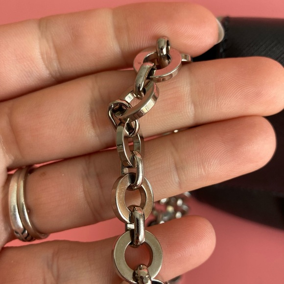 🚫SOLD🚫 FERRAGAMO
Leather Chain Link Crossbody Bag - Picture 5 of 12